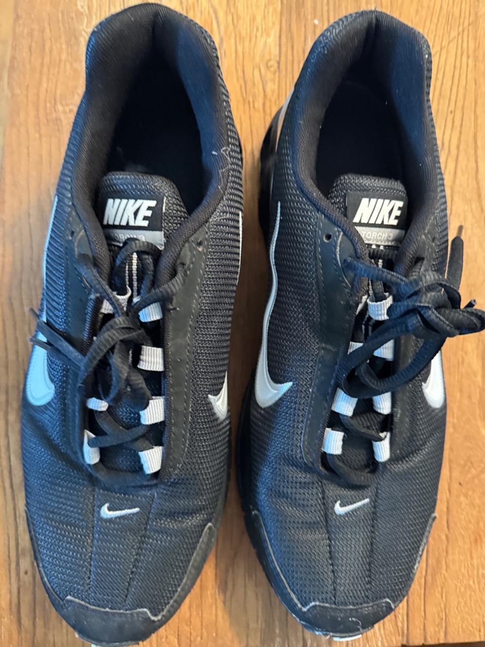 Nike Men’s Black and White Running Sneakers